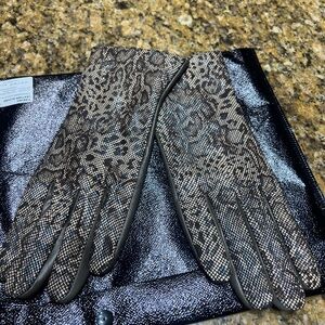 Leopard brown leather women’s gloves